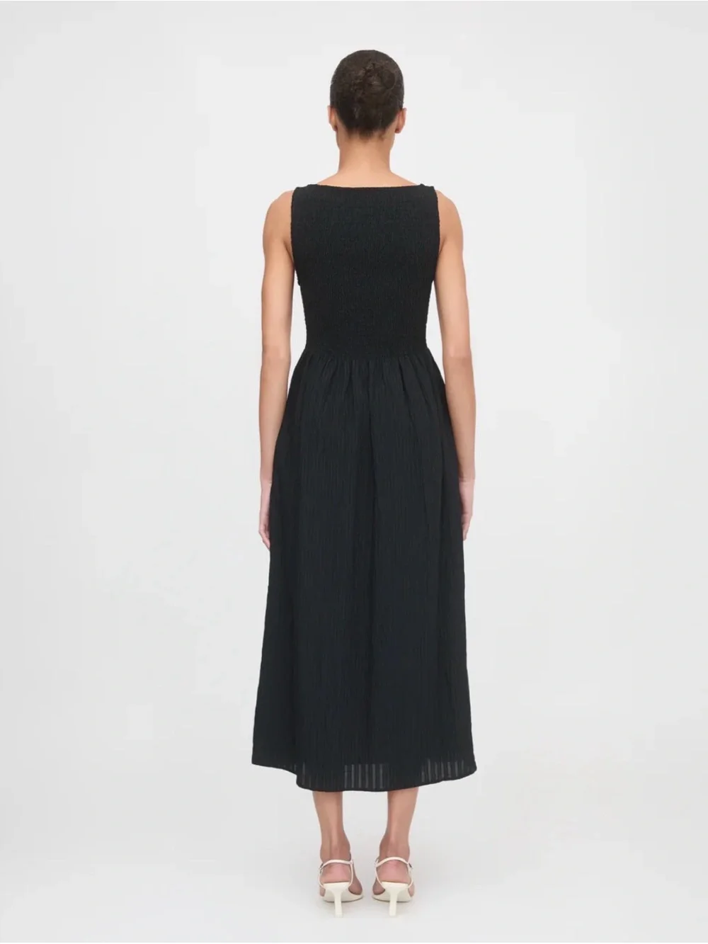 Hill House The Cosima Nap Dress - Black Tonal Seersucker - Picture 2 of 6